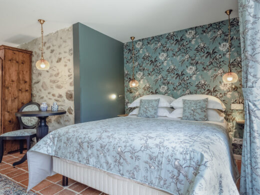 Relais_des_Chartreuses_Boulou_chambre-deluxe-terrasse-2